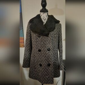 Elegant Black and White Women's Coat With Genuine Fur Collar